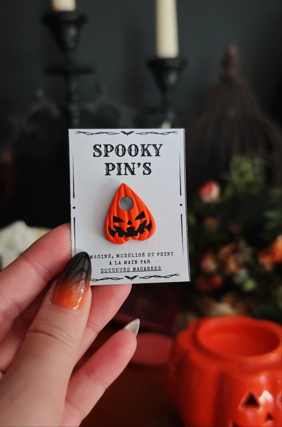 Spooky pin's citrouille orange