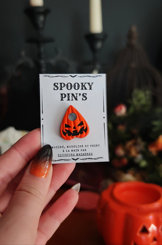 Spooky pin's citrouille orange