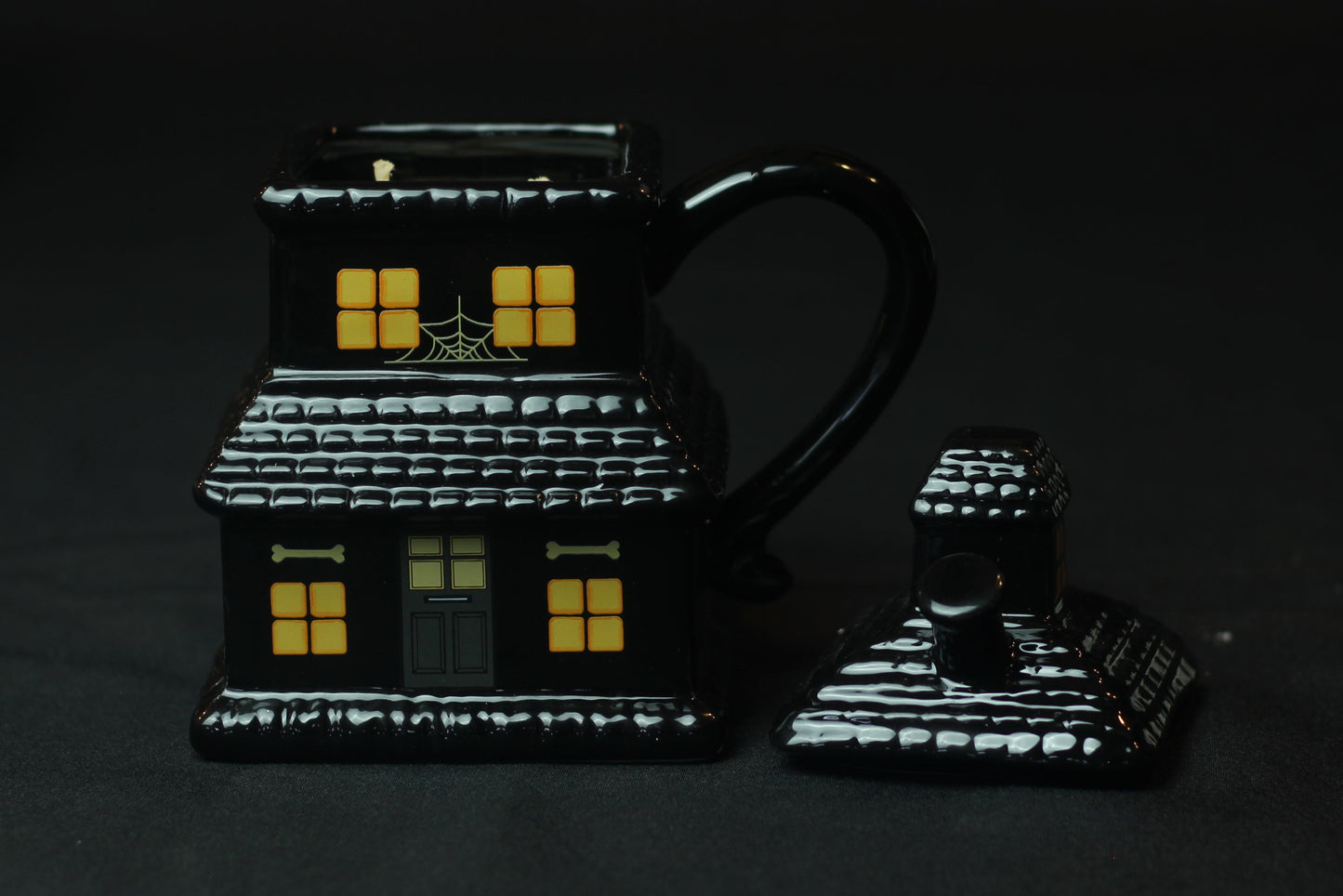 Bougie mug Maison Hantée