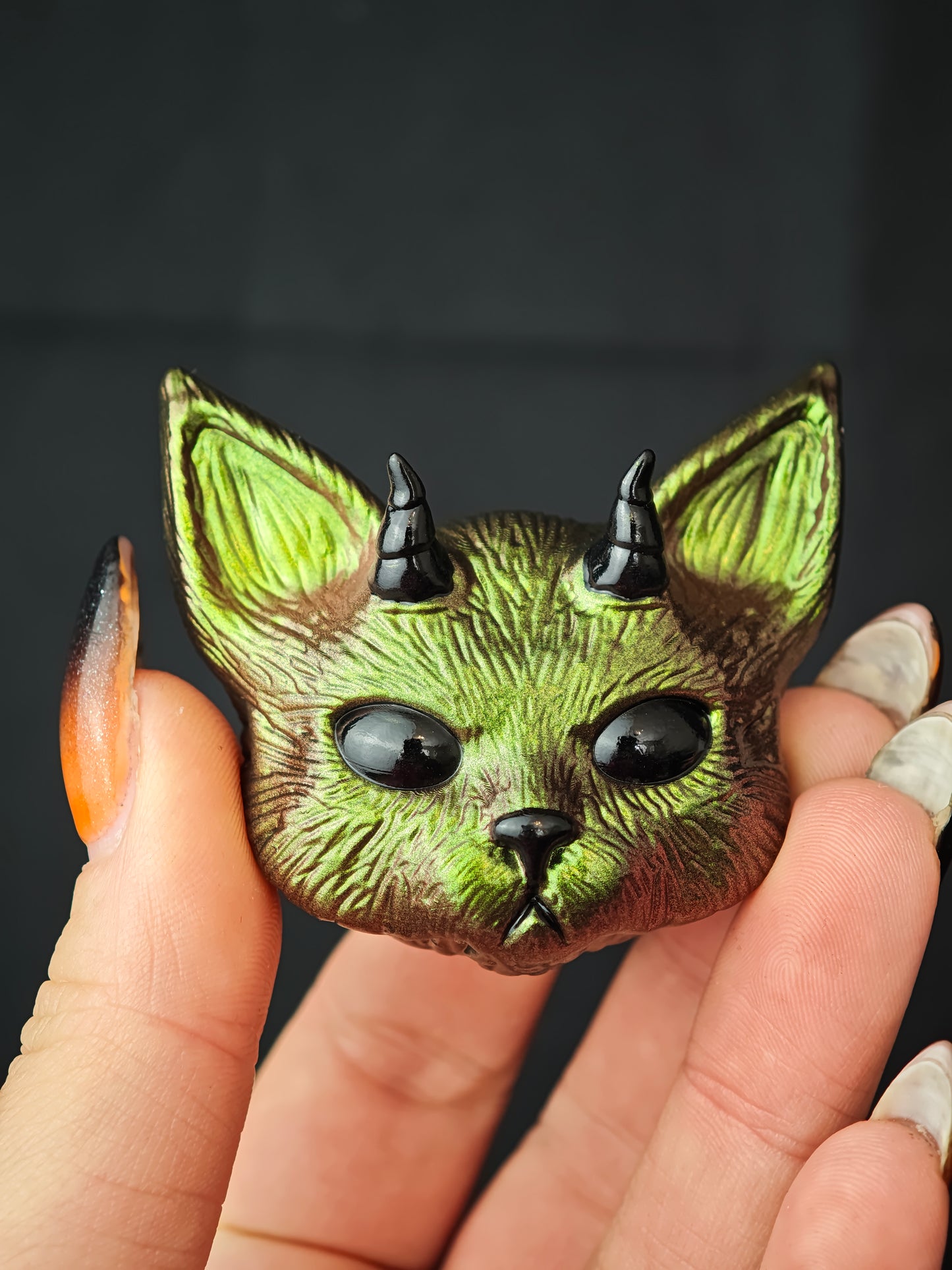Magnet Evil cat Vert duochrome
