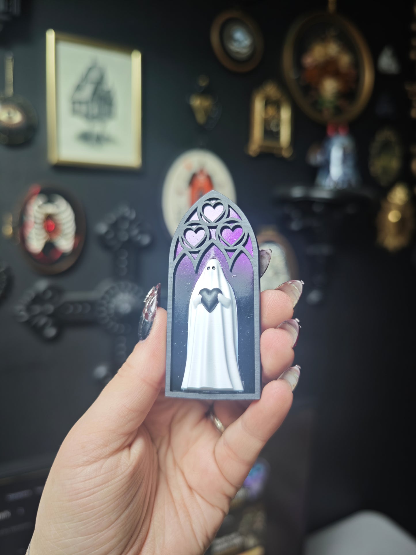 Magnet fantôme cathédrale noir dégradé violet arche coeur