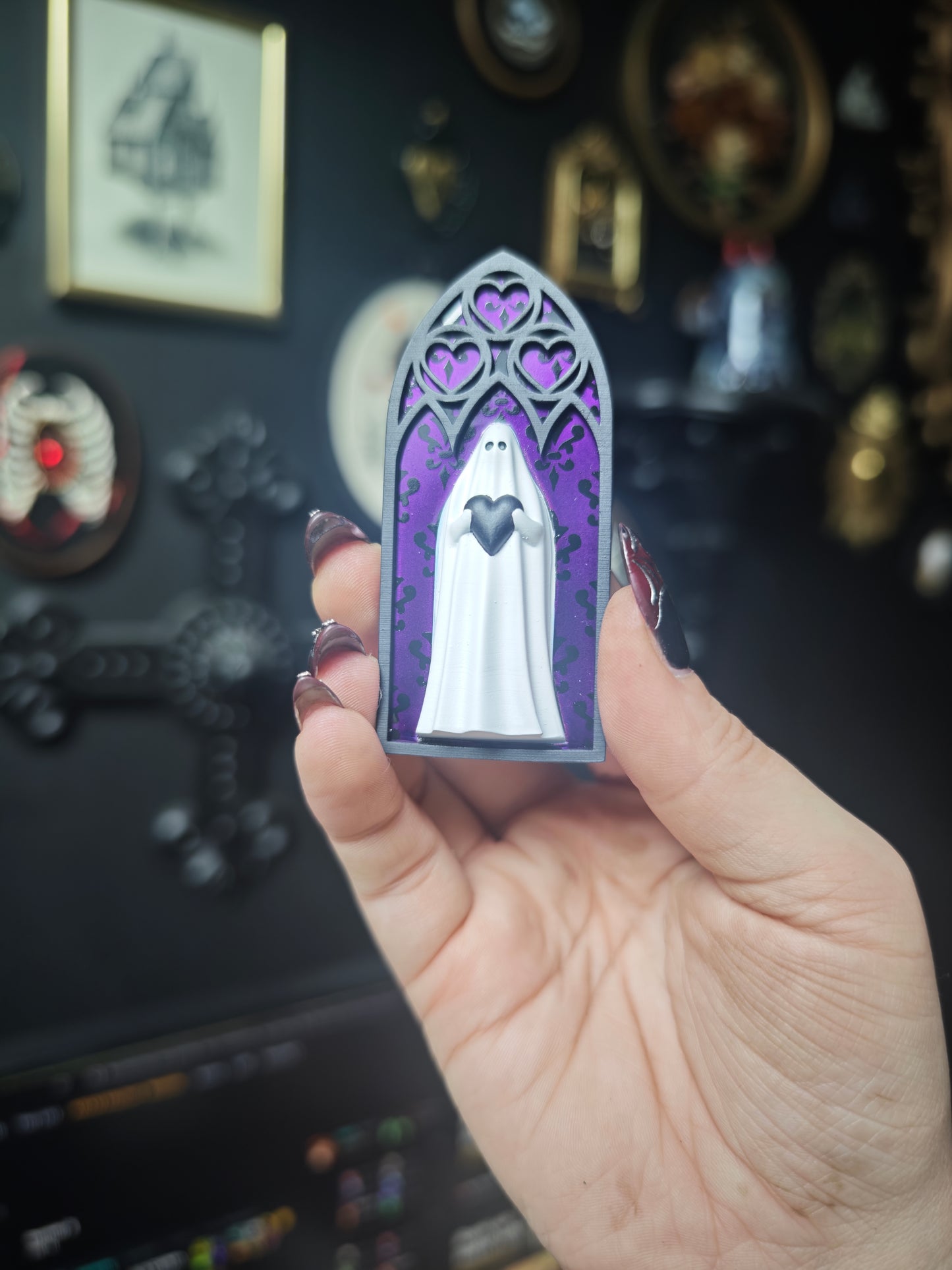 Magnet fantôme cathédrale violet baroque arche coeur