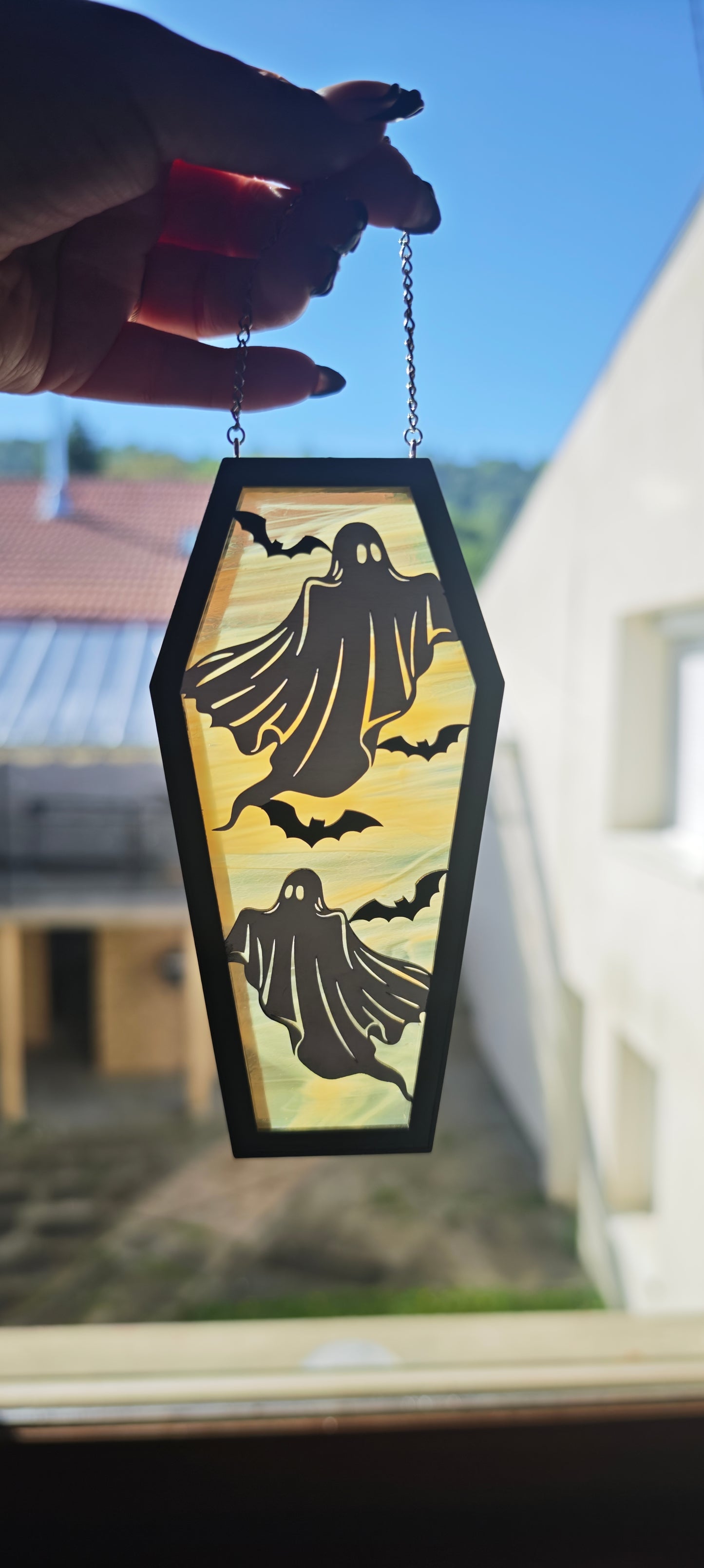Cercueil verre blanc jaune marbré fantômes