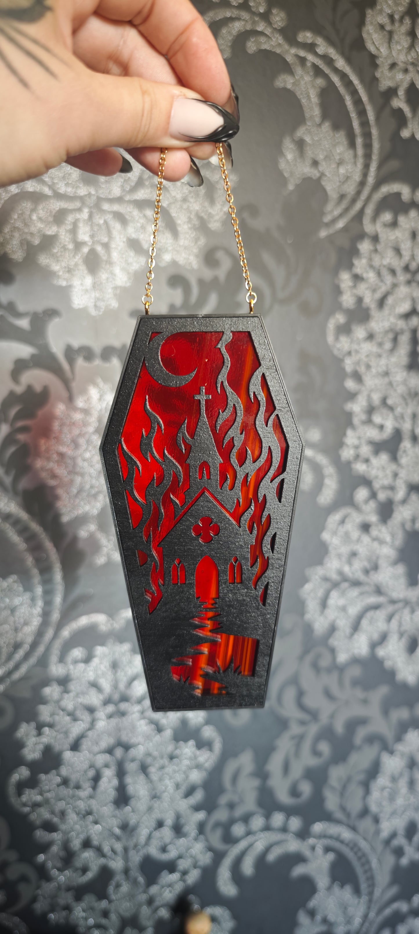 Cercueil verre rouge orange chapelle 3