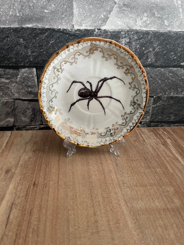 Petite porcelaine dorée araignée