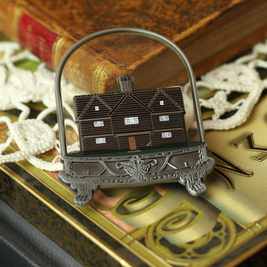 Pin's en email Witch House