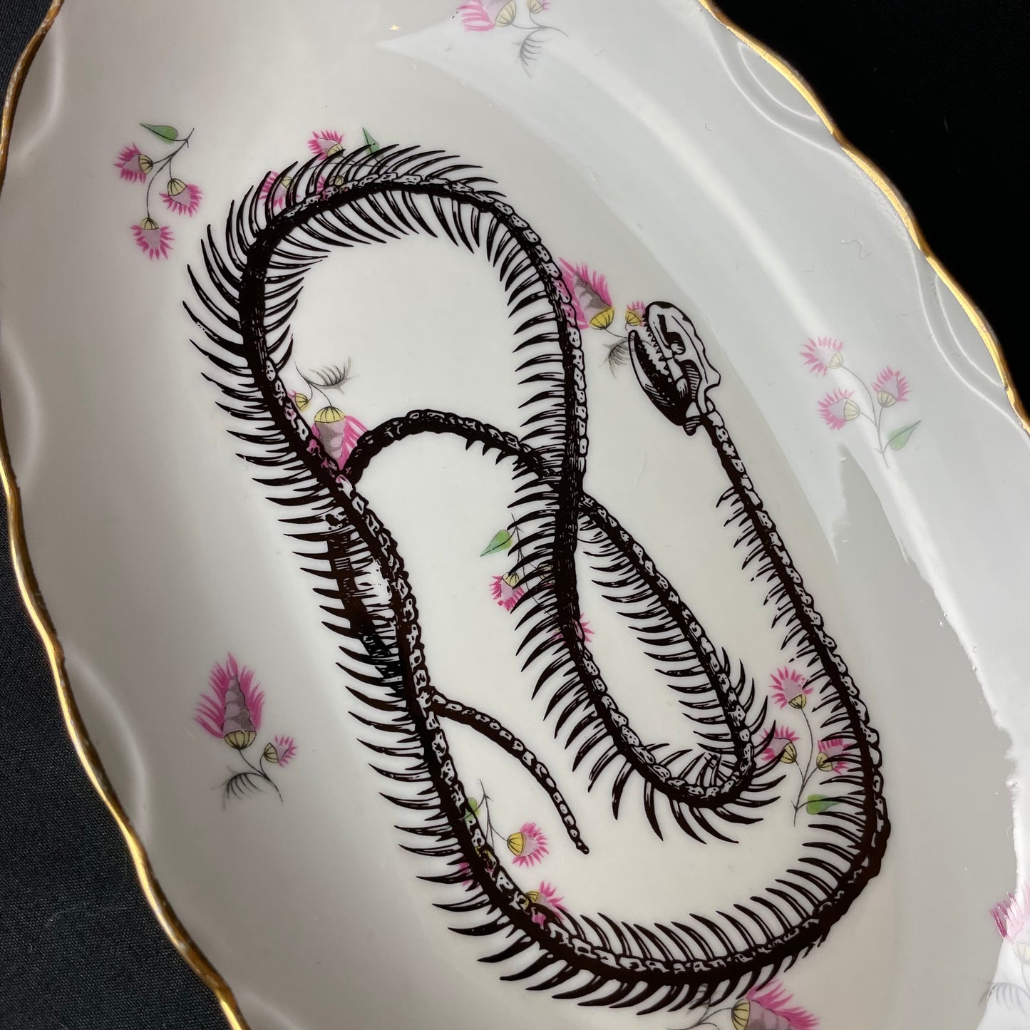 Ravier porcelaine serpent fleurs