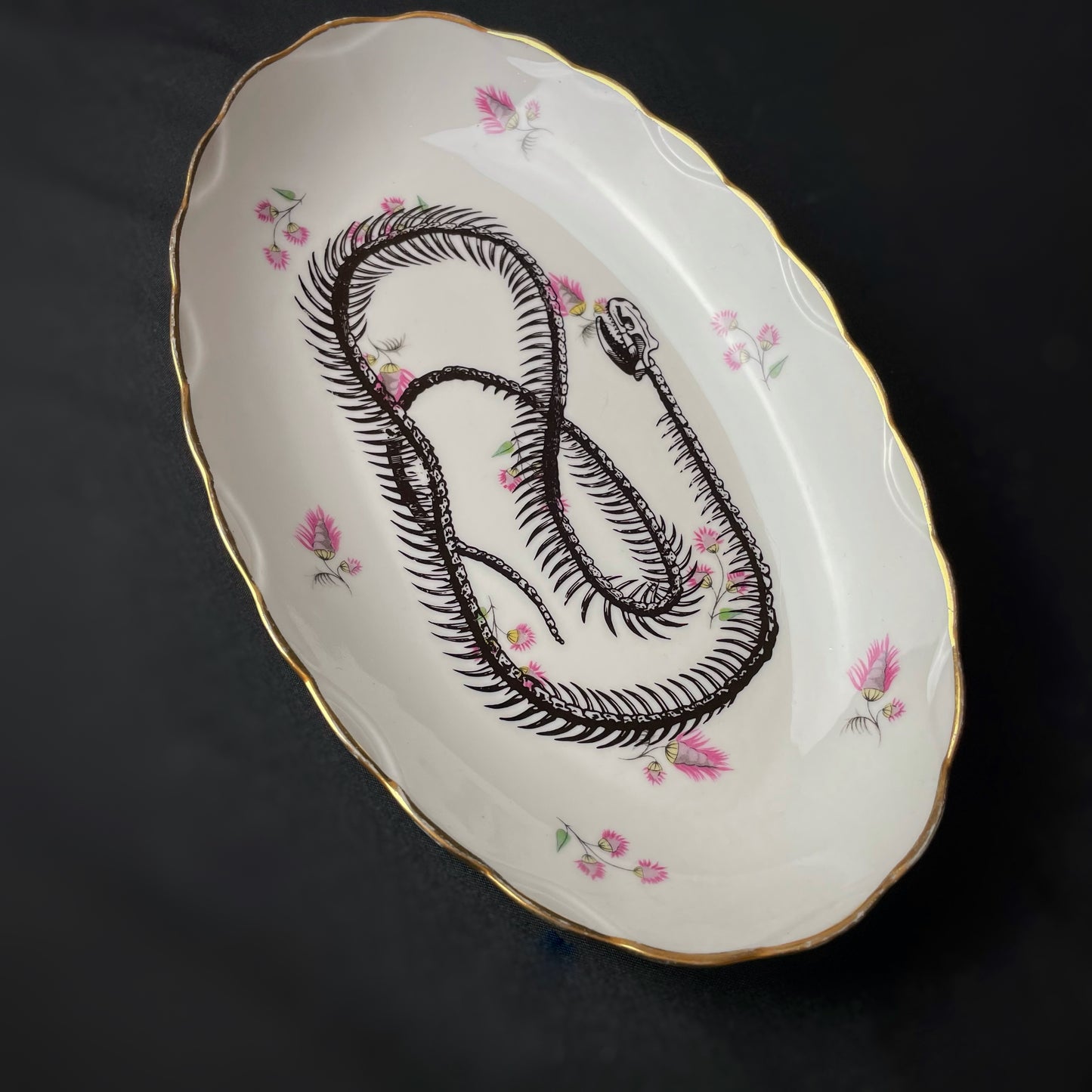 Ravier porcelaine serpent fleurs