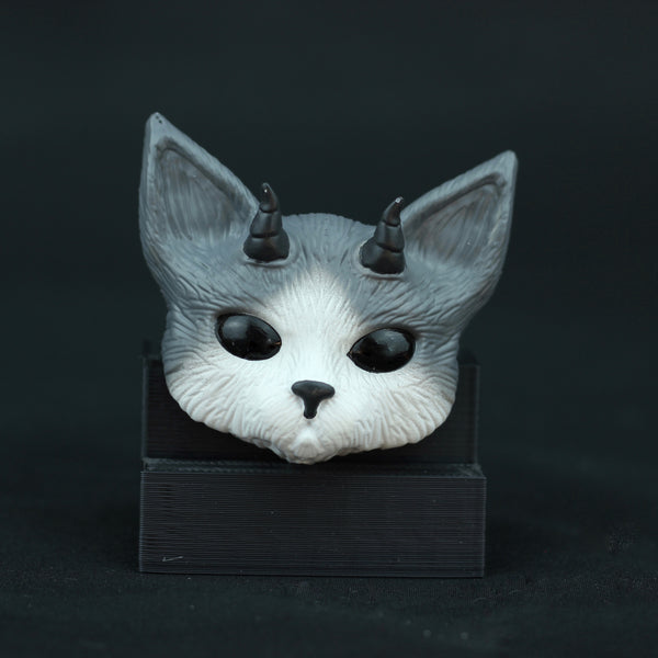 Magnet Devil Cat gris et blanc