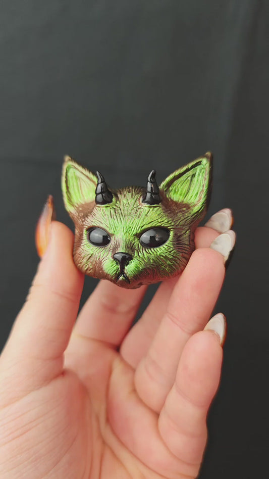 Magnet Evil cat Vert duochrome