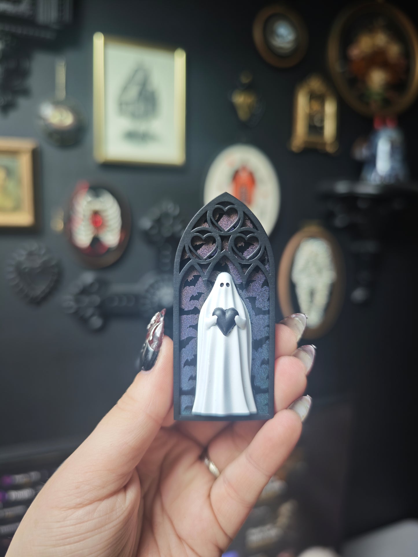 Magnet fantôme cathédrale holographique chauve souris arche coeur
