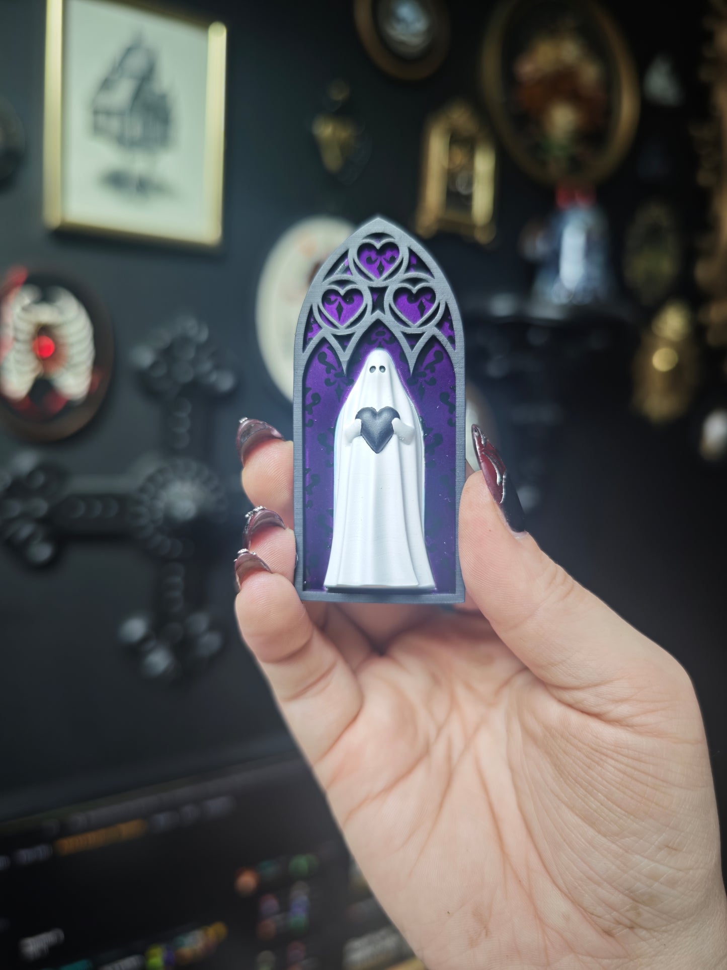 Magnet fantôme cathédrale violet baroque arche coeur