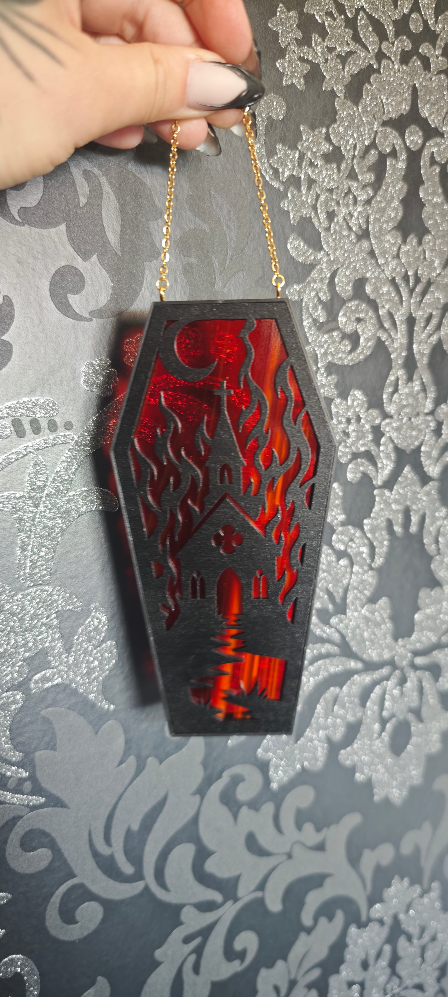 Cercueil verre rouge orange chapelle 3