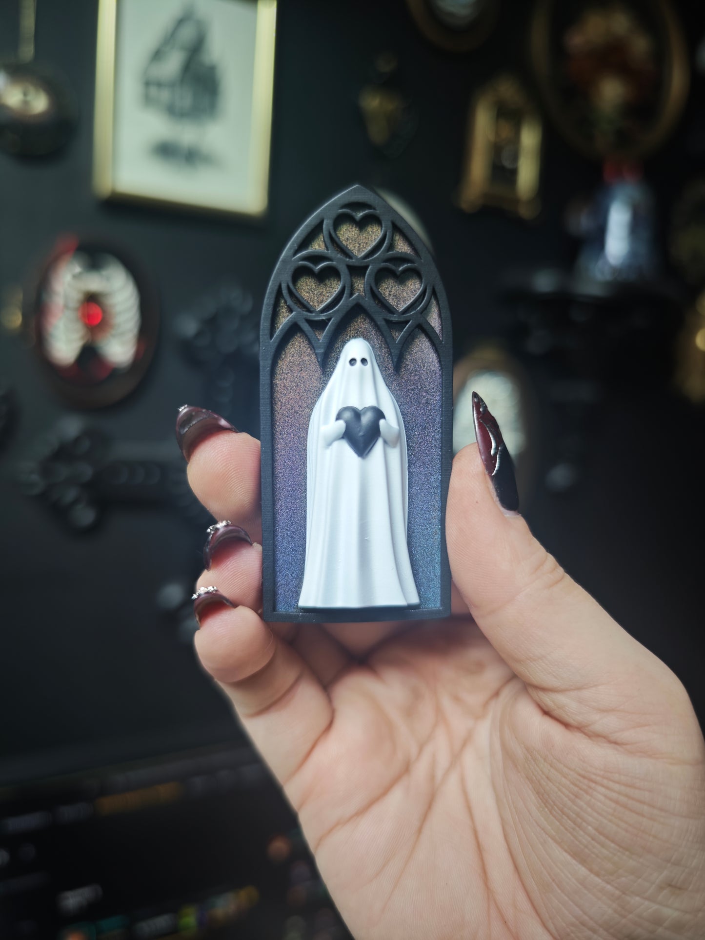 Magnet fantôme cathédrale holographique arche coeur