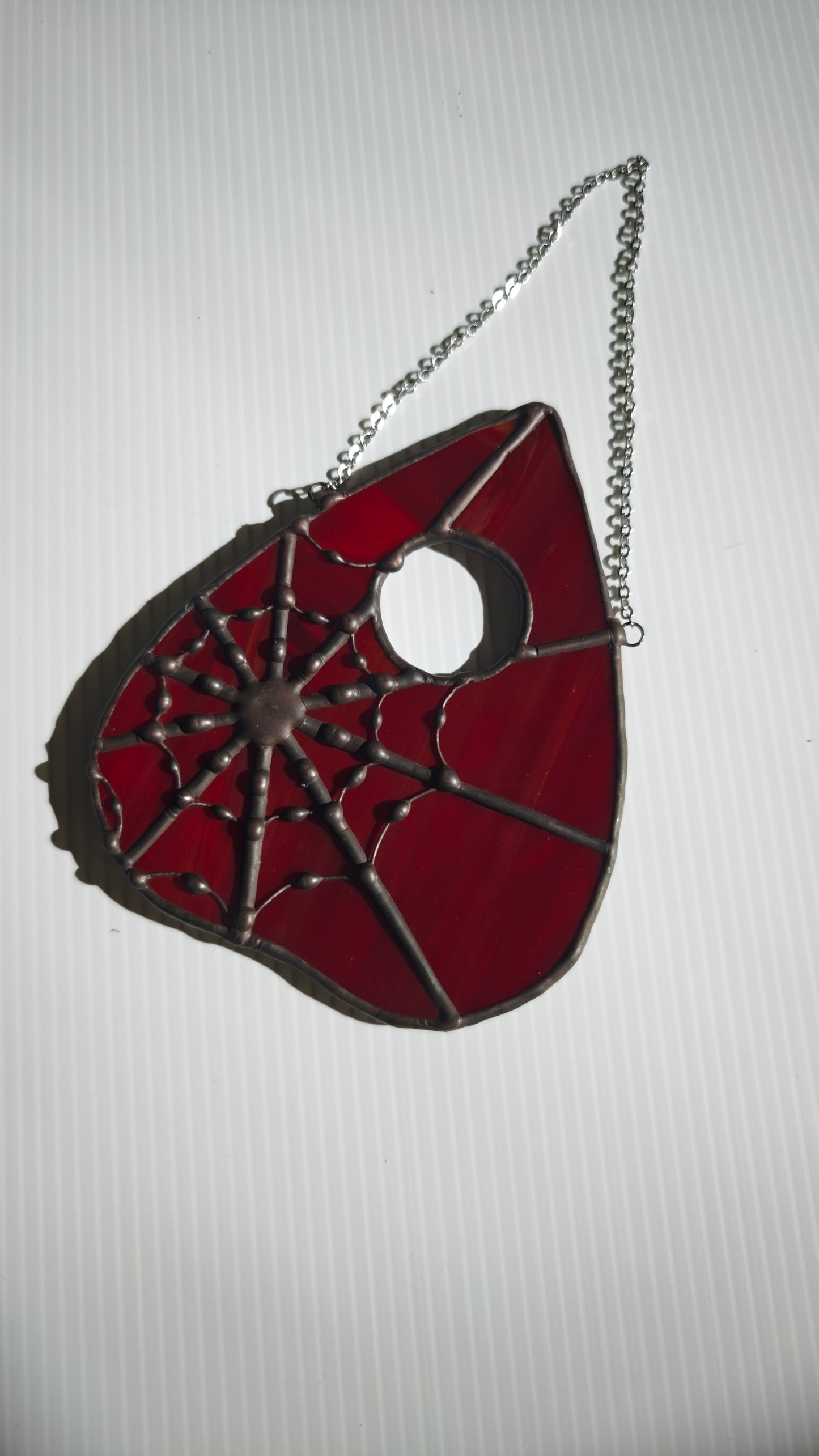 Vitrail Ouija rouge