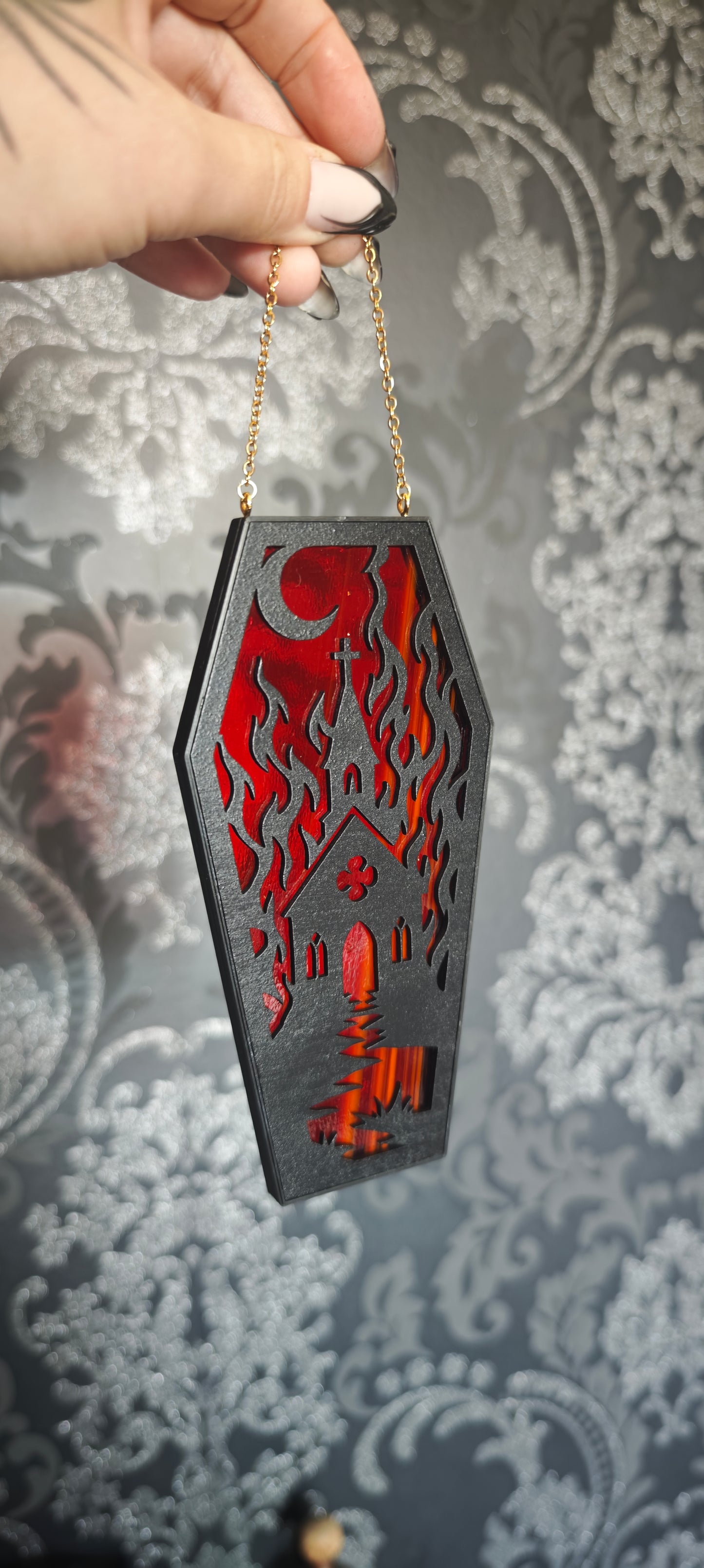 Cercueil verre rouge orange chapelle 3