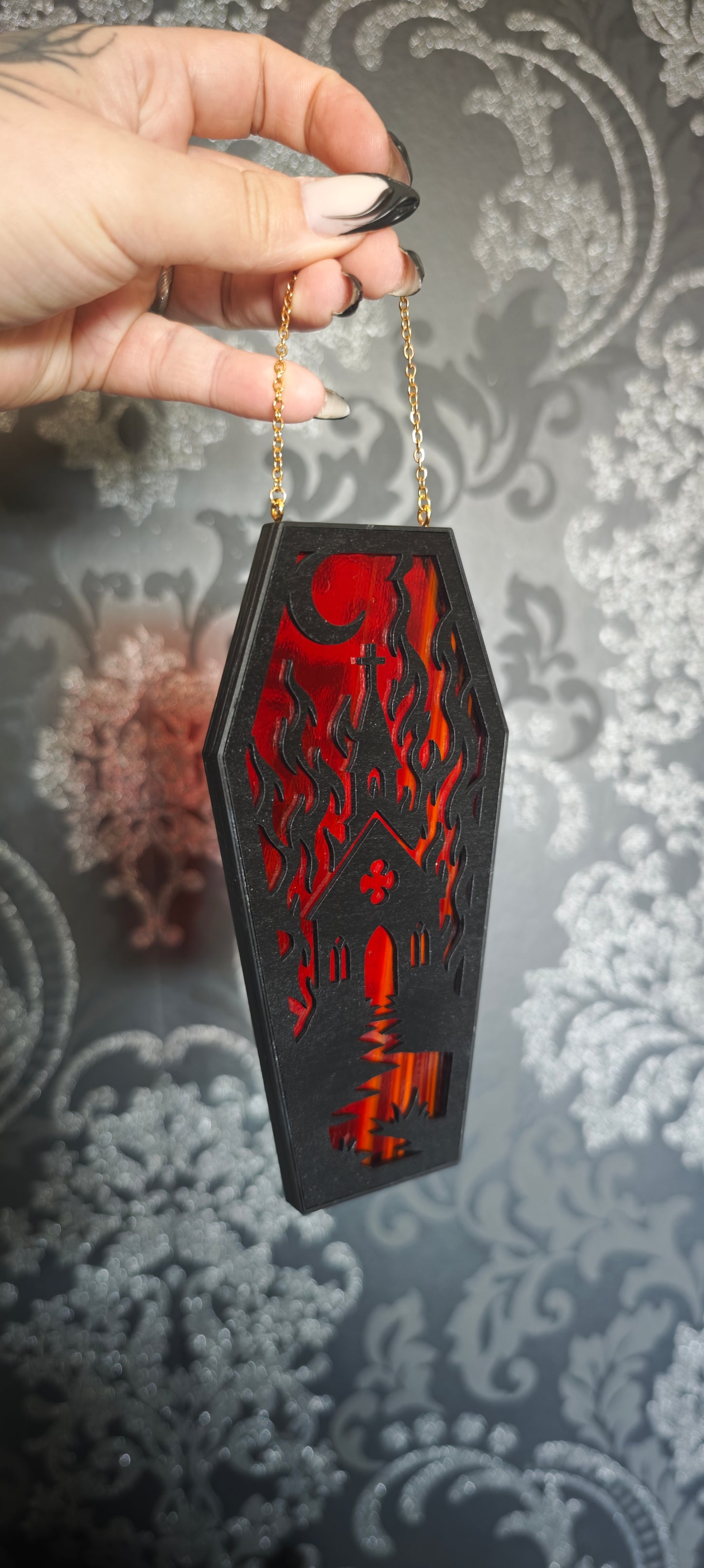 Cercueil verre rouge orange chapelle 3