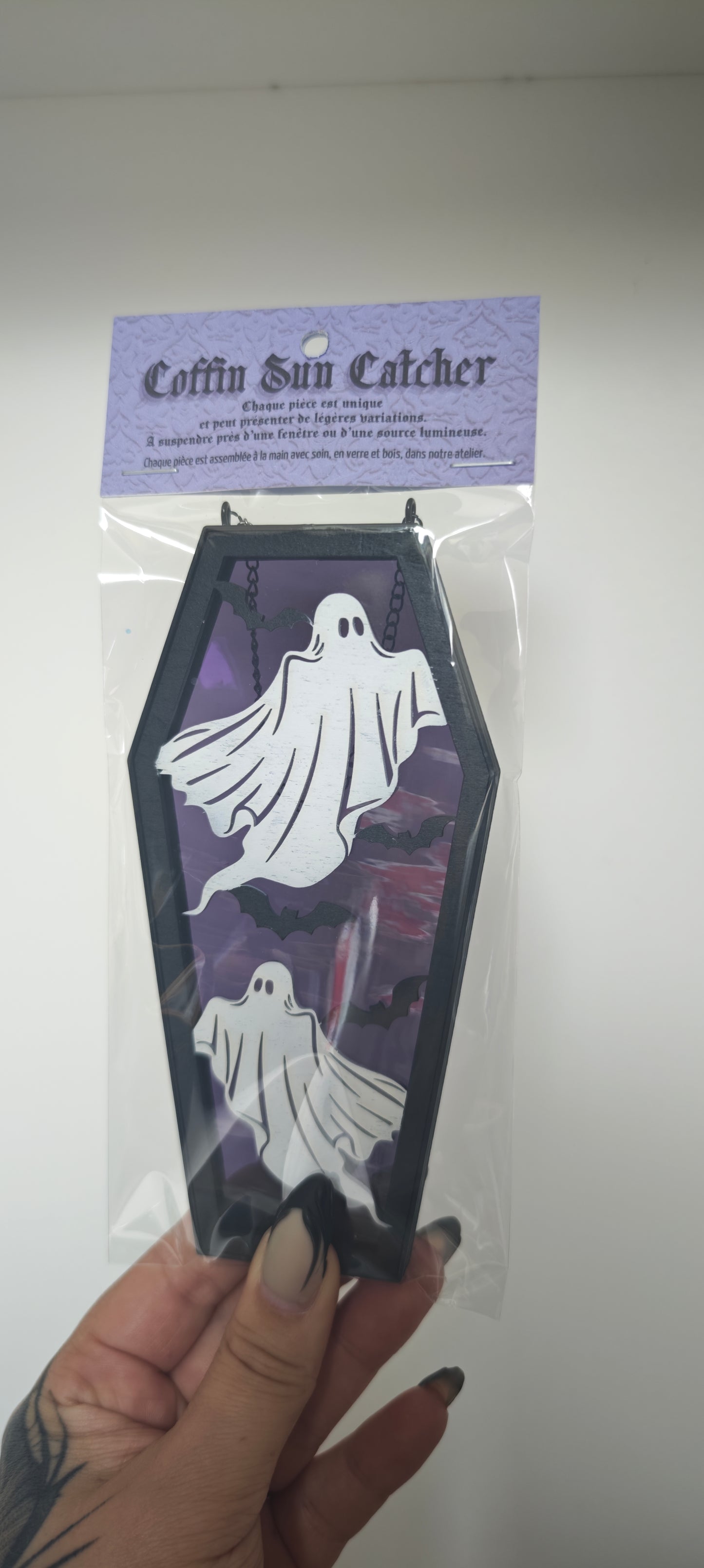 Cercueil verre fantômes violet froid