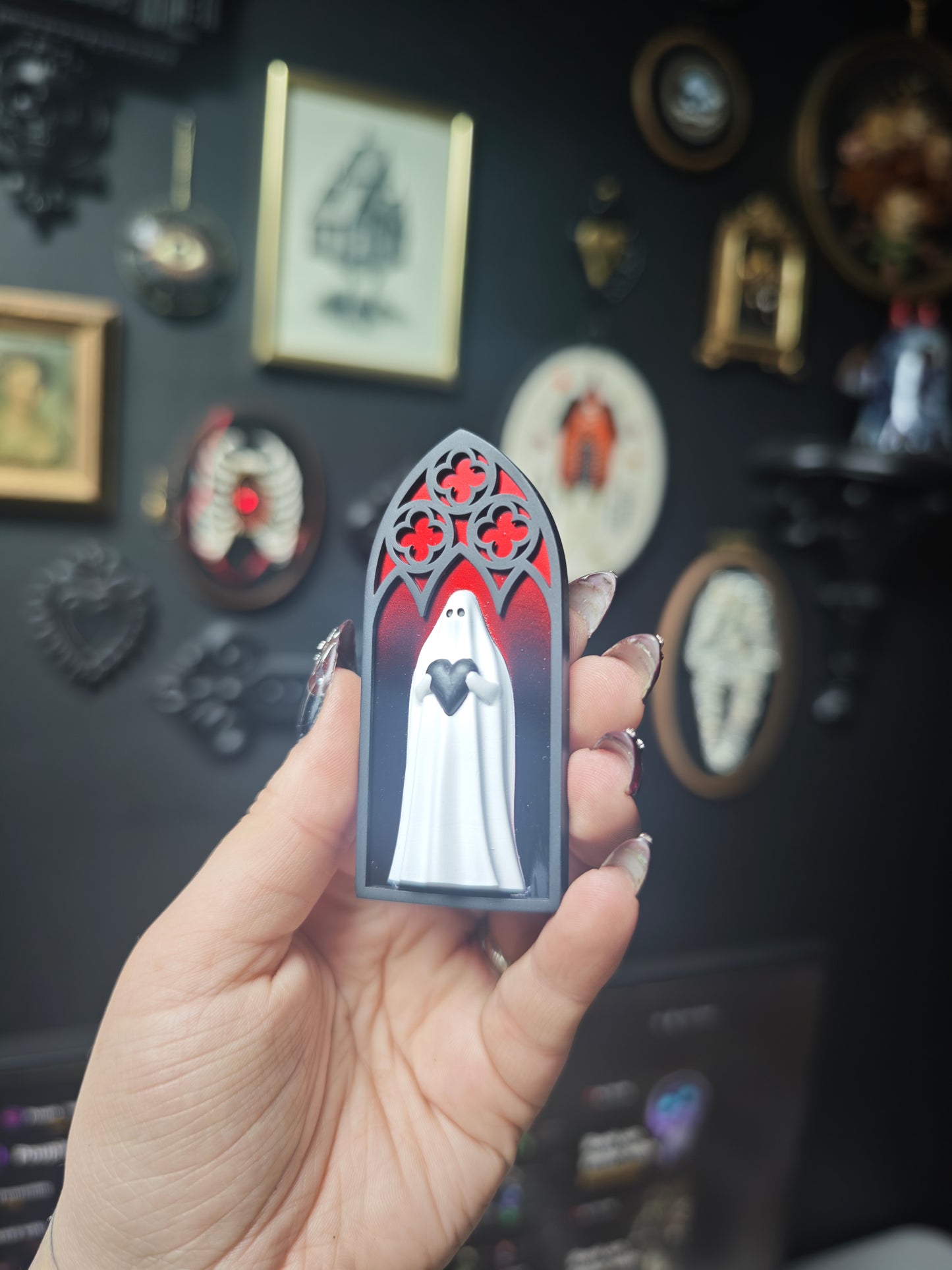 Magnet fantôme cathédrale dégradé noir rouge