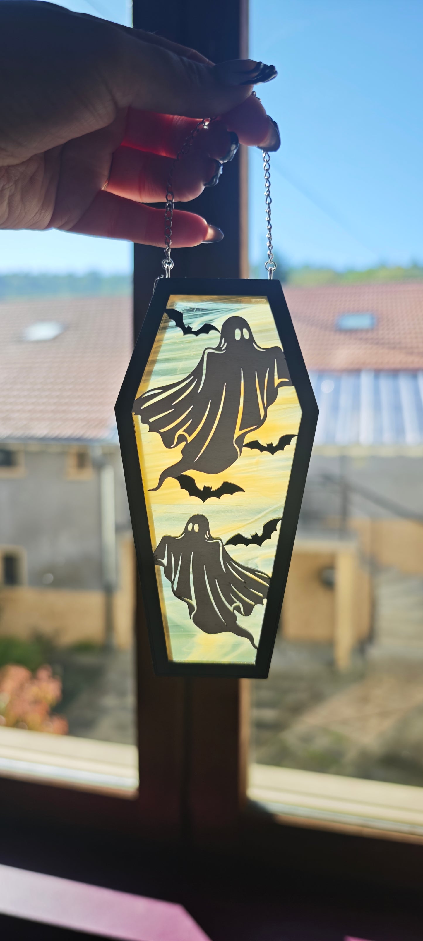 Cercueil verre blanc jaune marbré fantômes