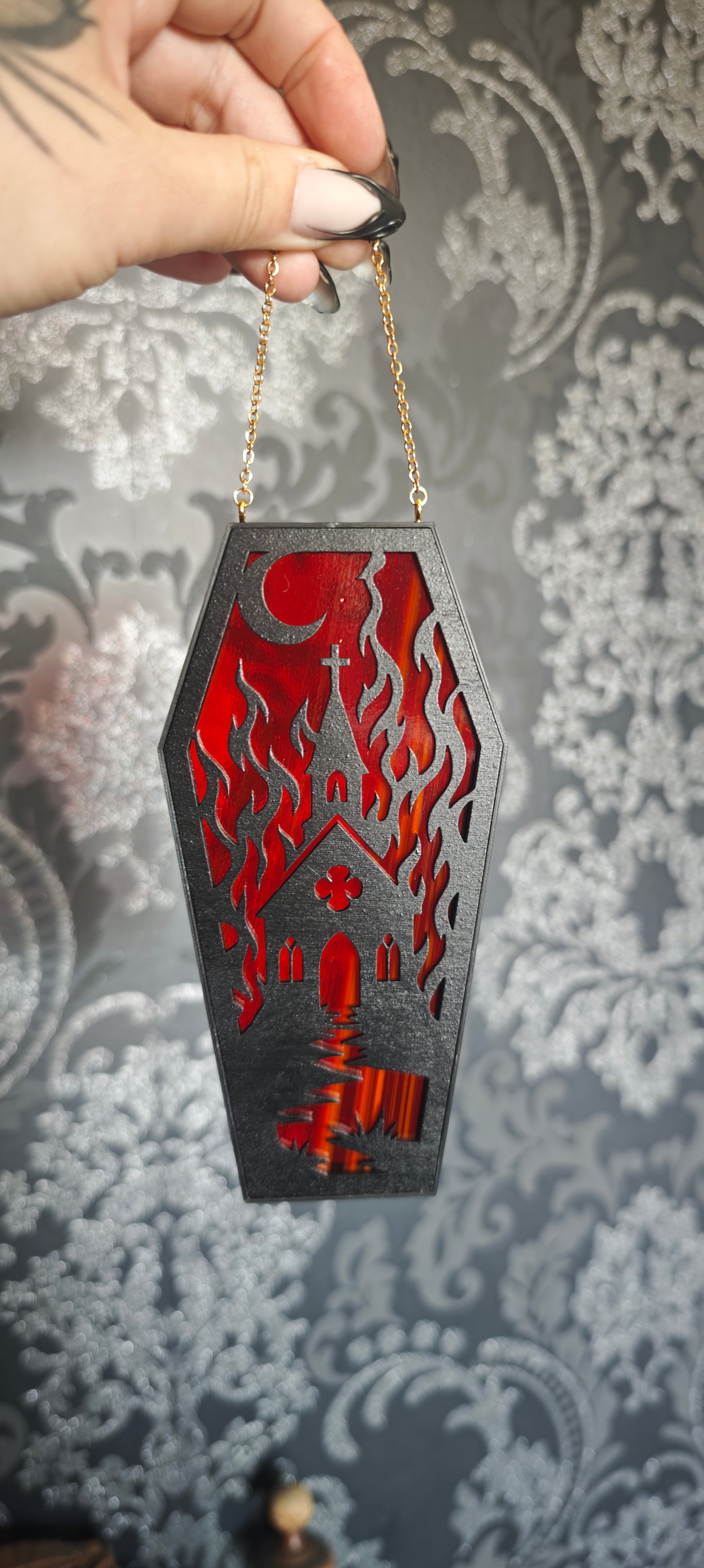 Cercueil verre rouge orange chapelle 3