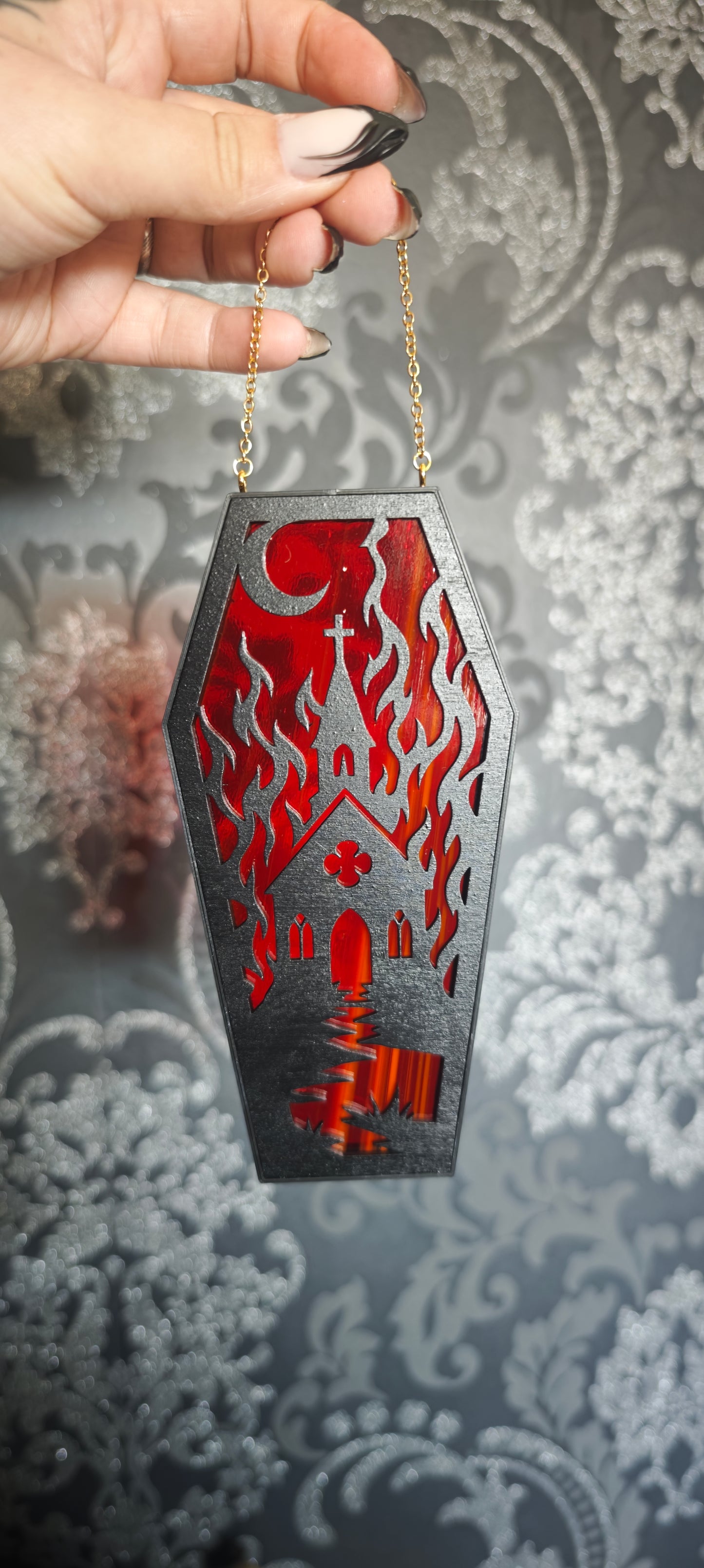 Cercueil verre rouge orange chapelle 3