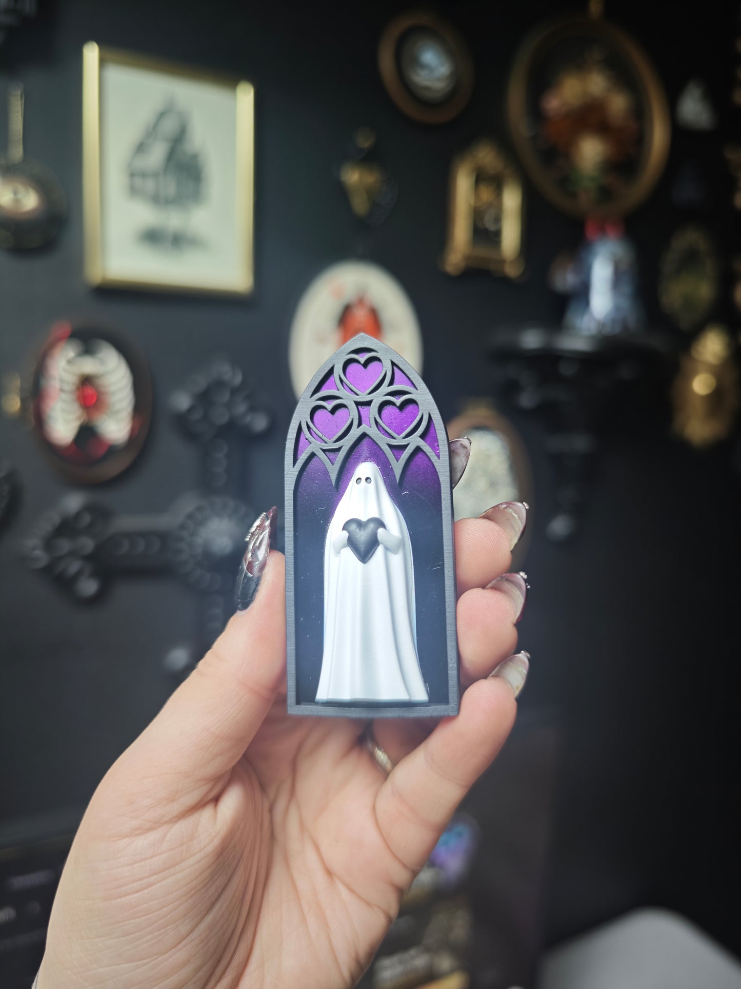 Magnet fantôme cathédrale noir dégradé violet arche coeur